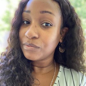 Meet your Posher, Whitney